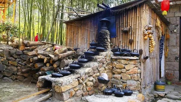 說到特色的鄉(xiāng)村旅游，那么如何才能有特色呢？.jpeg